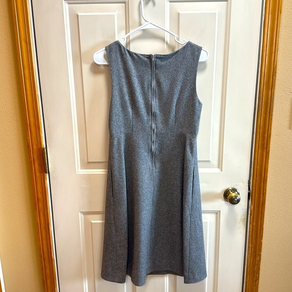 Vintage J Crew Wool Fully Lined Gray Sleeveless Sheath Column Dress size 2 - Picture 2 of 8